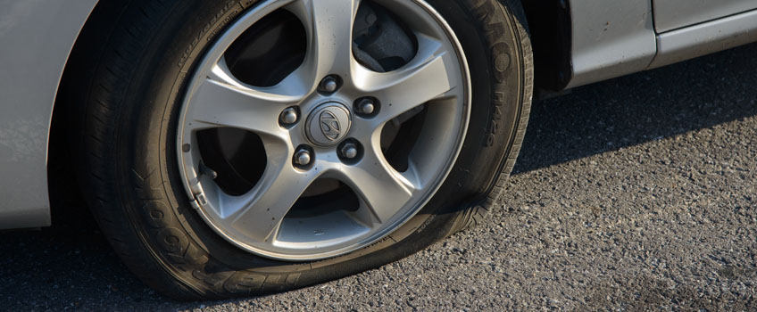 Fatal Flat Fixes: Shoulders Pose Dangers to Disabled Vehicles Fatal Flat Fixes: Shoulders Pose Dangers to Disabled Vehicles